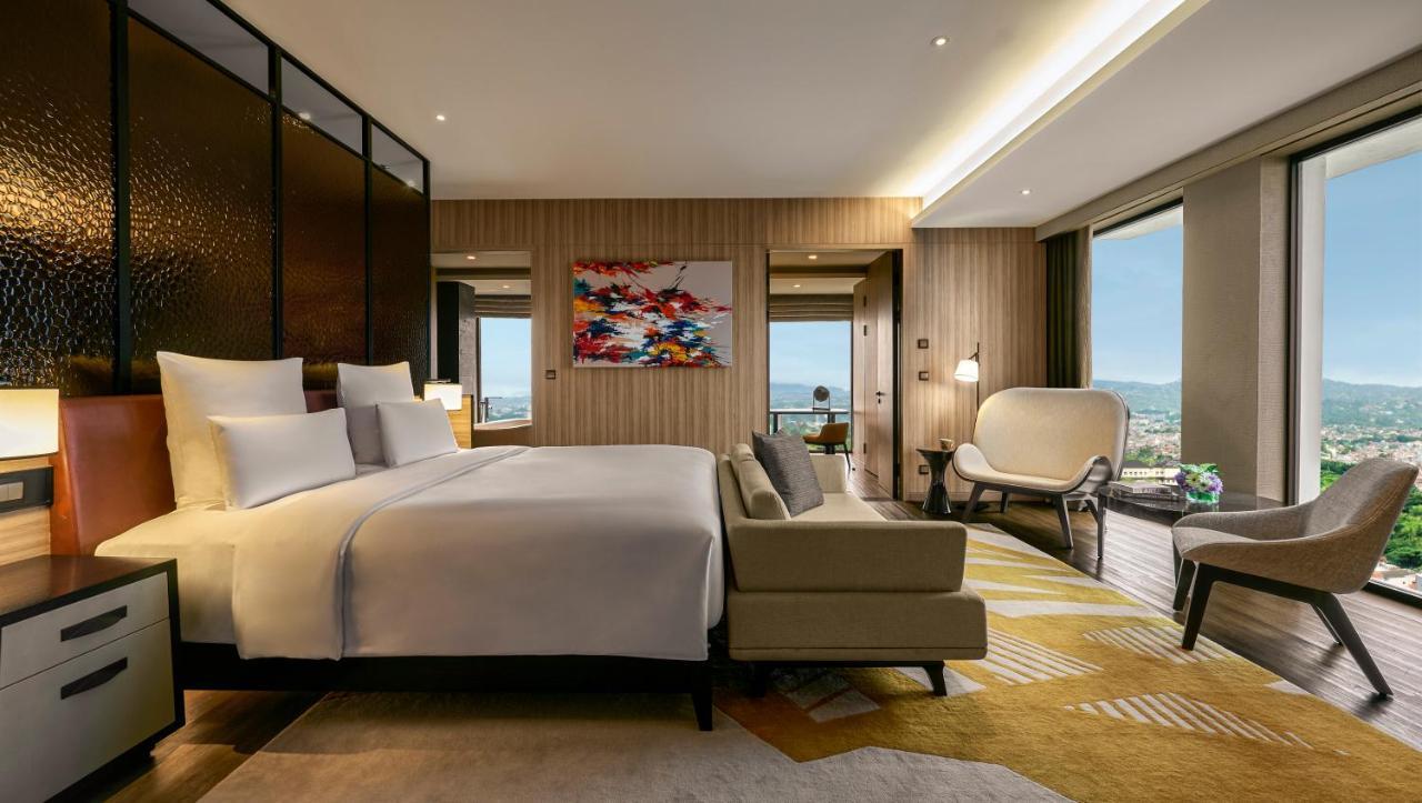 Pullman Bandung Grand Central Luaran gambar