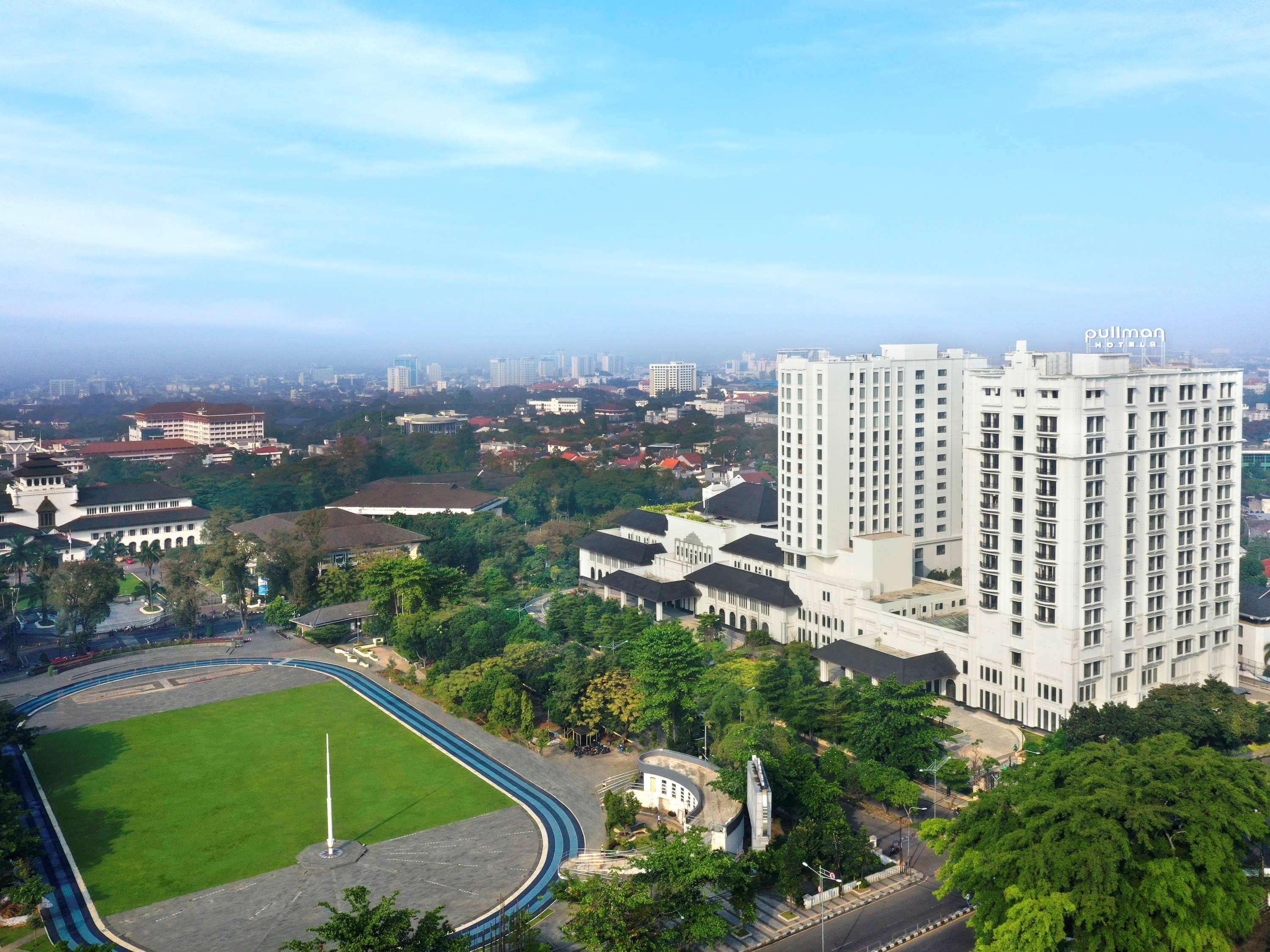 Pullman Bandung Grand Central Luaran gambar