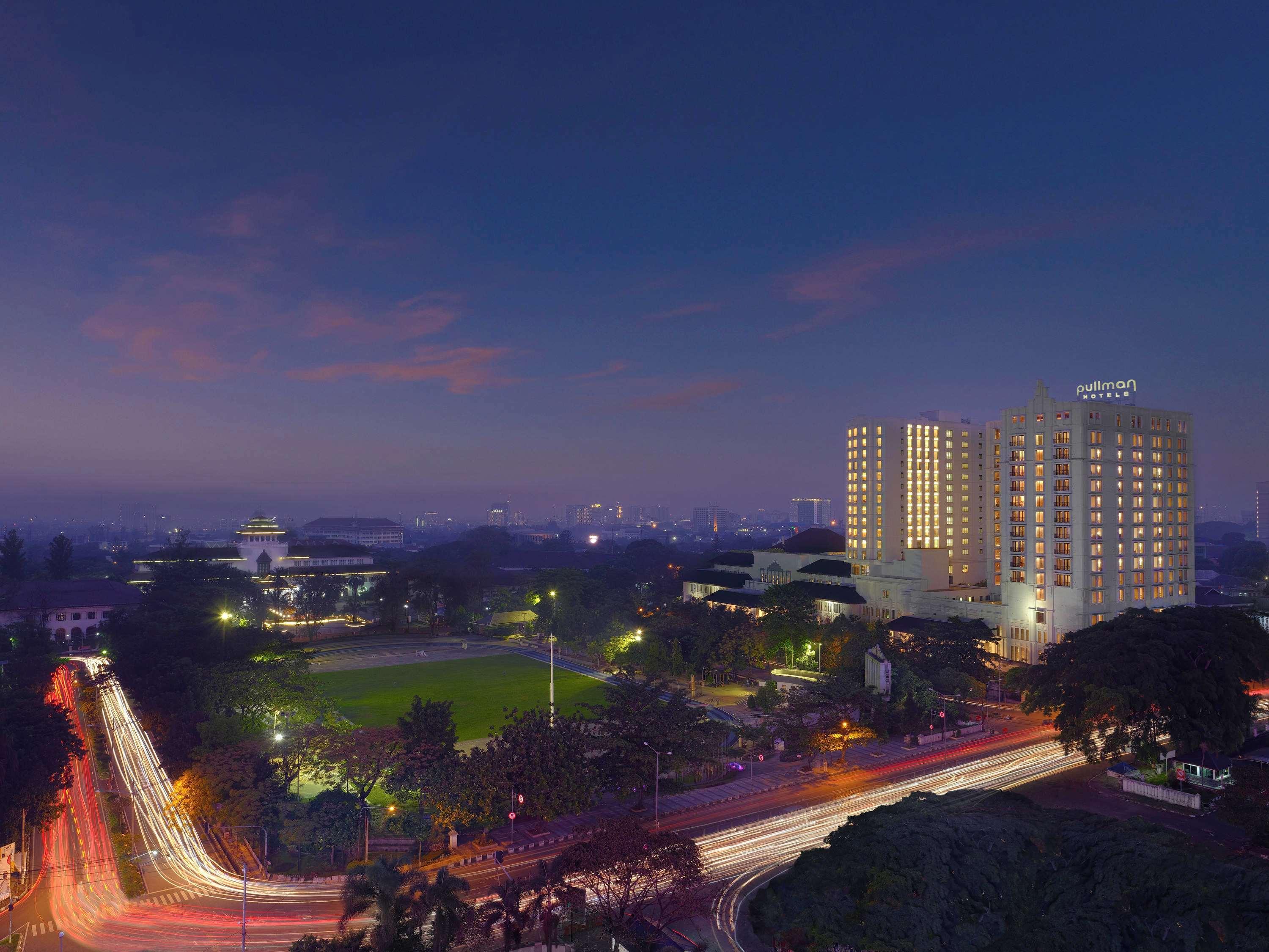 Pullman Bandung Grand Central Luaran gambar