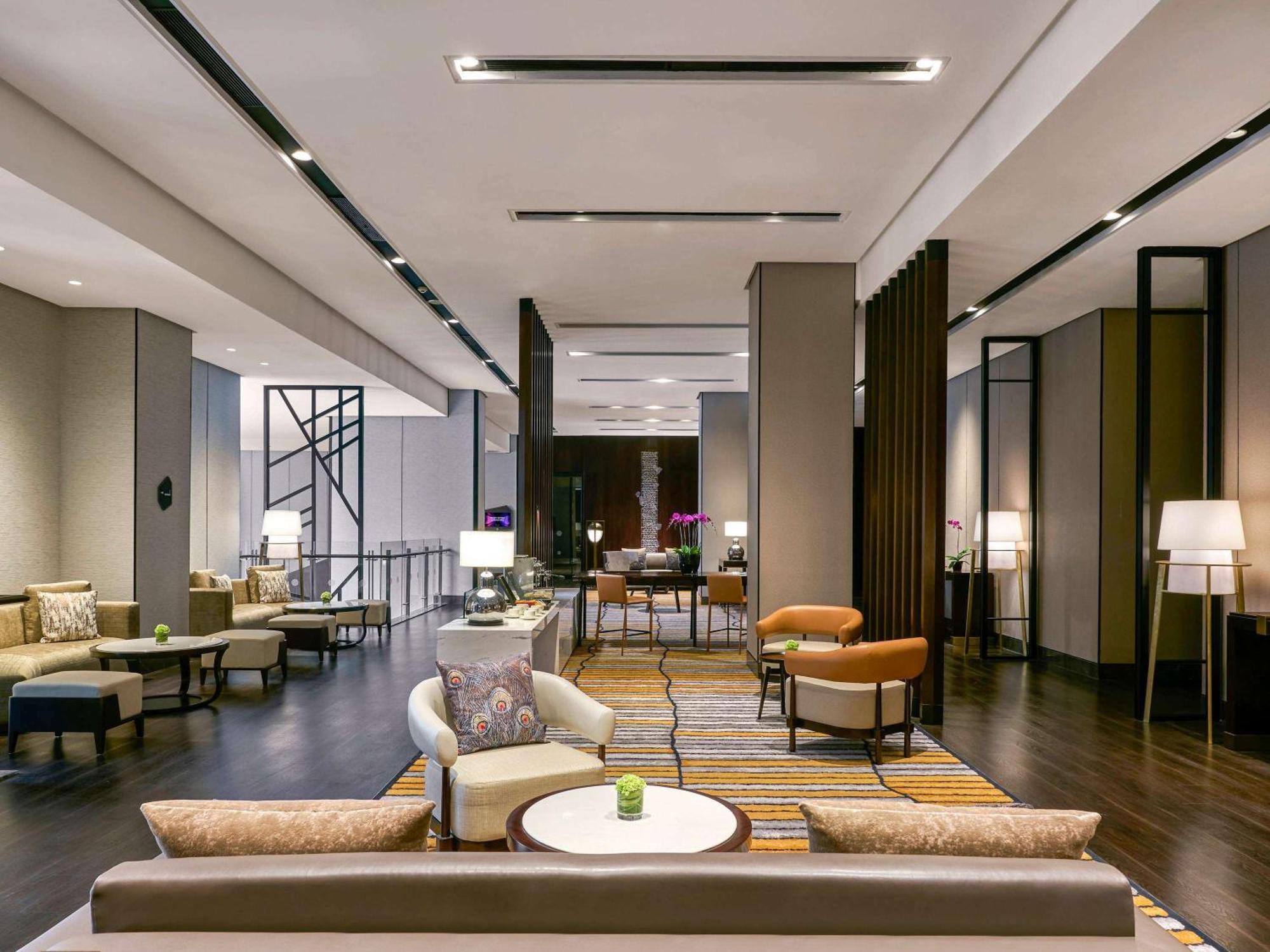 Pullman Bandung Grand Central Luaran gambar